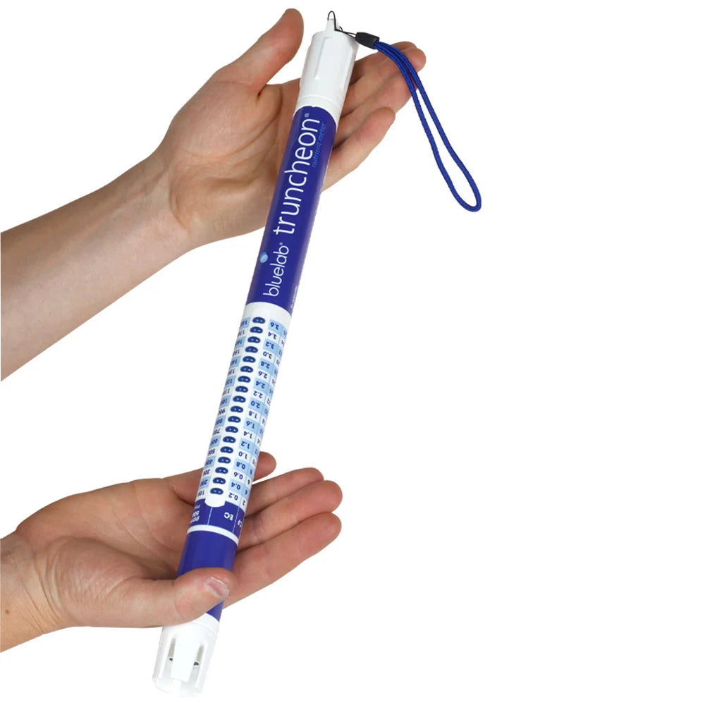 Bluelab CF Truncheon nutrient meter – view 3